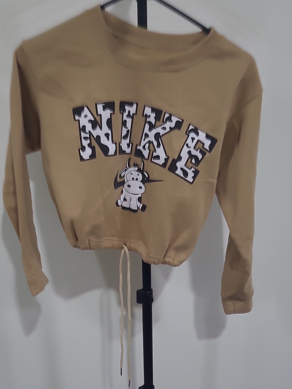 Nike Tan Cropped Crewneck Sweatshirt with Cow Graphic Small